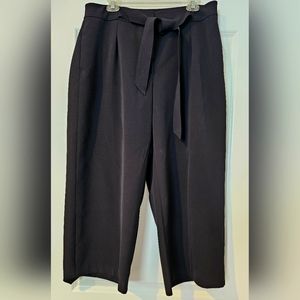 WHBM  Wide Leg capri pants, black with attached tie belt, size 14
